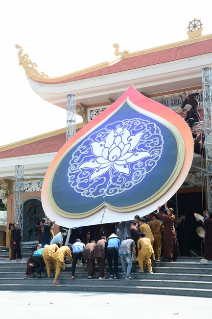 Affairs preparing for the Amitabha Buddha’s Birthday (part 2)