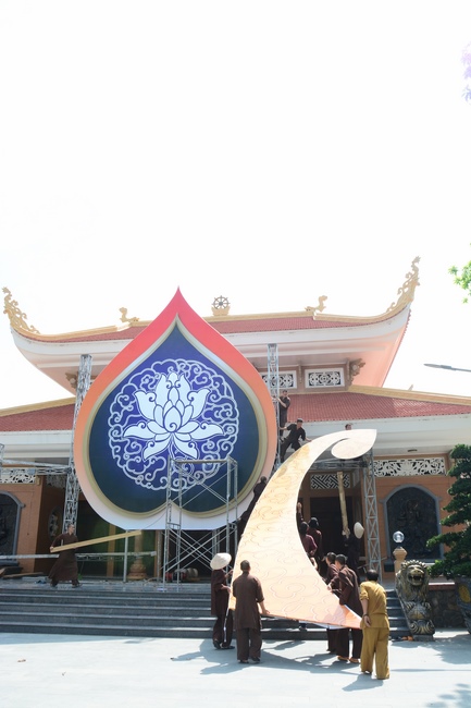 Affairs preparing for the Amitabha Buddha’s Birthday (part 2)