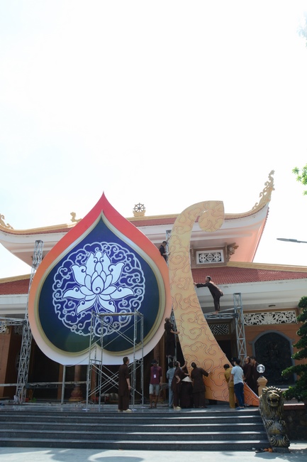 Affairs preparing for the Amitabha Buddha’s Birthday (part 2)