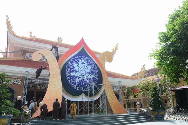 Affairs preparing for the Amitabha Buddha’s Birthday (part 2)