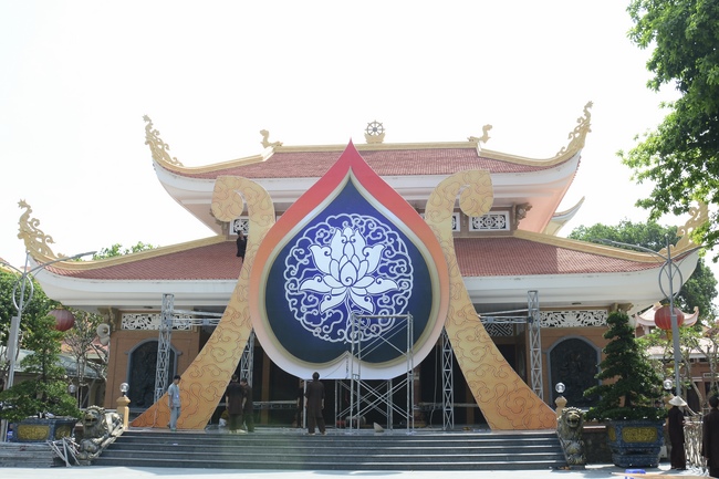 Affairs preparing for the Amitabha Buddha’s Birthday (part 2)