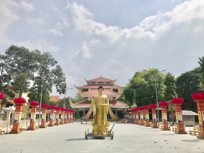 Affairs preparing for the Amitabha Buddha’s Birthday (part 2)