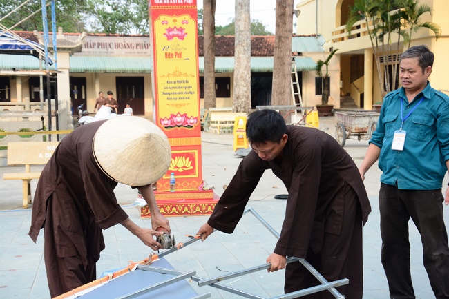 Affairs preparing for the Amitabha Buddha’s Birthday (part 2)