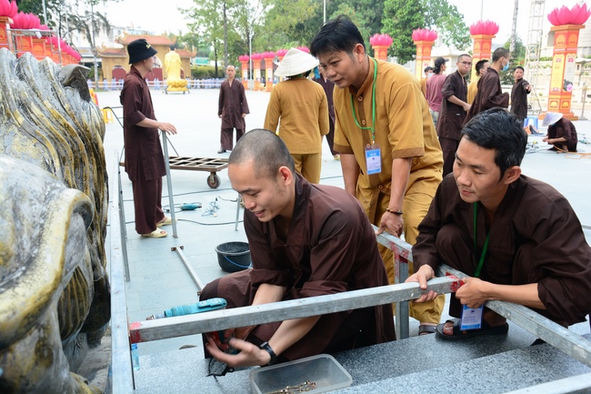 Affairs preparing for the Amitabha Buddha’s Birthday (part 2)