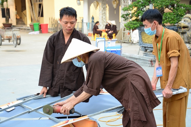 Affairs preparing for the Amitabha Buddha’s Birthday (part 2)