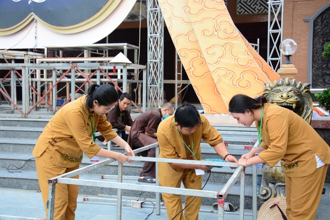 Affairs preparing for the Amitabha Buddha’s Birthday (part 2)