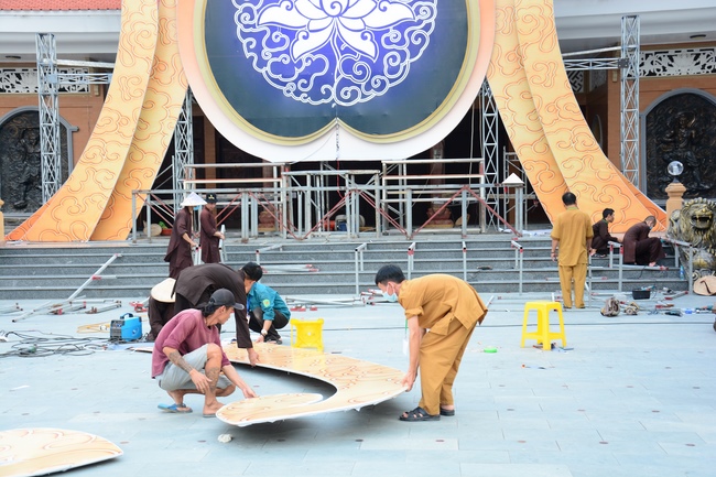 Affairs preparing for the Amitabha Buddha’s Birthday (part 2)