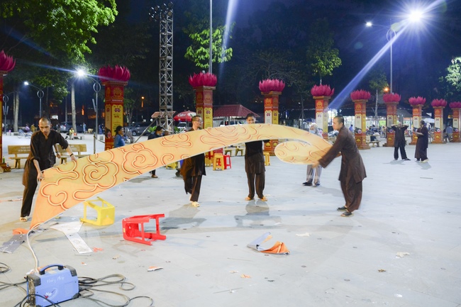 Affairs preparing for the Amitabha Buddha’s Birthday (part 2)