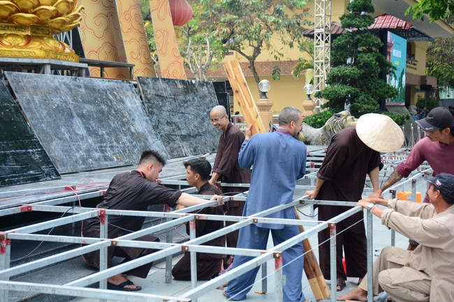 Affairs preparing for the Amitabha Buddha’s Birthday (part 2)