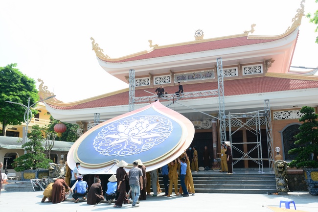 Affairs preparing for the Amitabha Buddha’s Birthday (part 2)