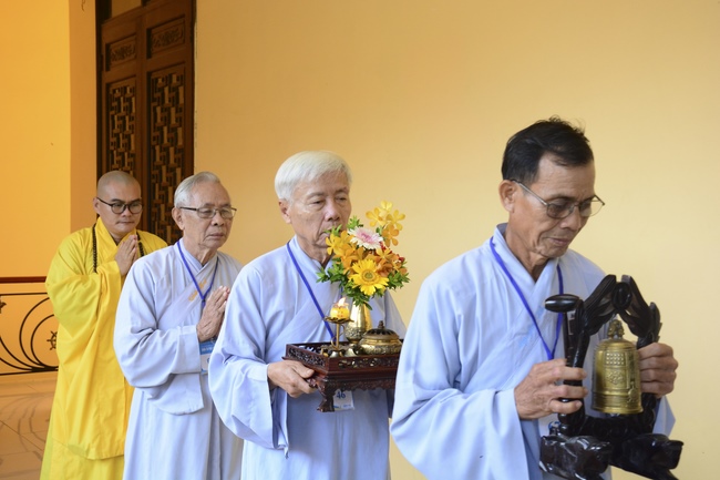 Dharma Talk “Choices” – The 95th Seven-Day Retreat.