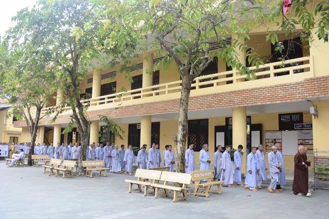 Dharma Talk “Choices” – The 95th Seven-Day Retreat.