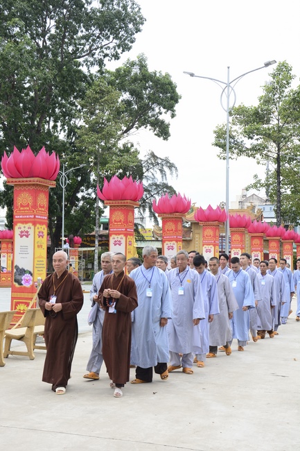 Dharma Talk “Choices” – The 95th Seven-Day Retreat.