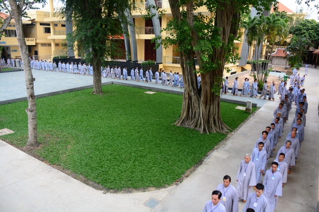 Dharma Talk “Choices” – The 95th Seven-Day Retreat.