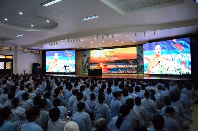 Dharma Talk “When still breathing and living, we still practice” – The 95th Seven-Day Retreat.