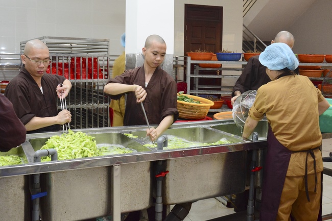 Dharma Talk “When still breathing and living, we still practice” – The 95th Seven-Day Retreat.