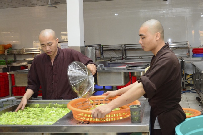 Dharma Talk “When still breathing and living, we still practice” – The 95th Seven-Day Retreat.