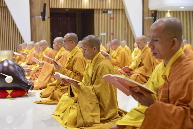 The 1st Retreat “Returning to Origin”