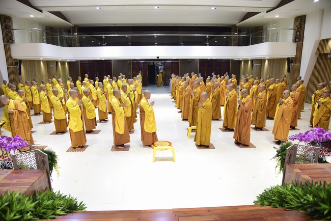 The 1st Retreat “Returning to Origin”