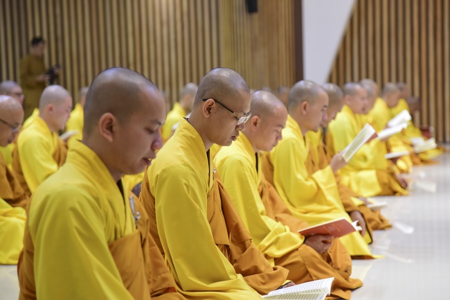 The 1st Retreat “Returning to Origin”