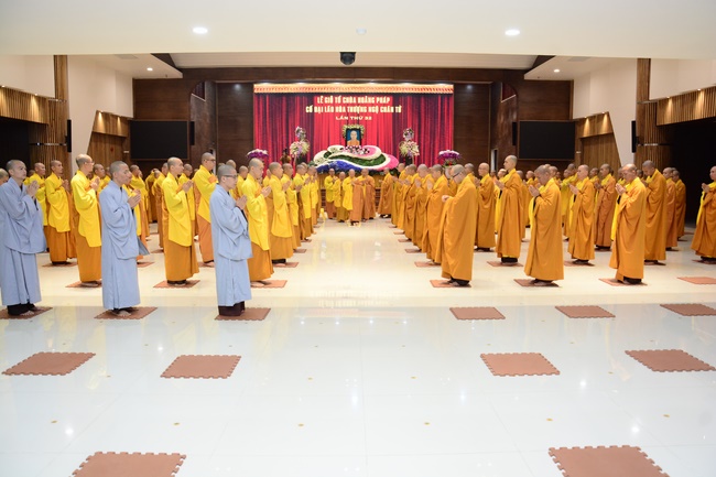 The 1st Retreat “Returning to Origin”