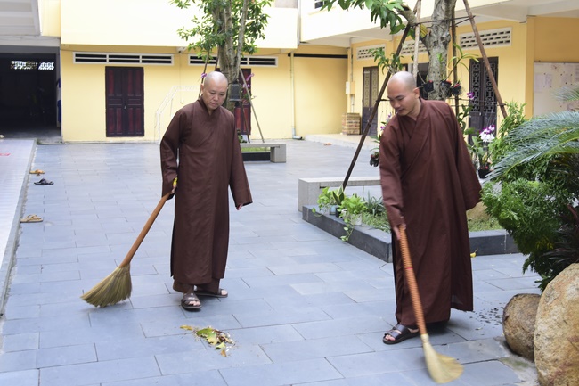 The 1st Retreat “Returning to Origin”