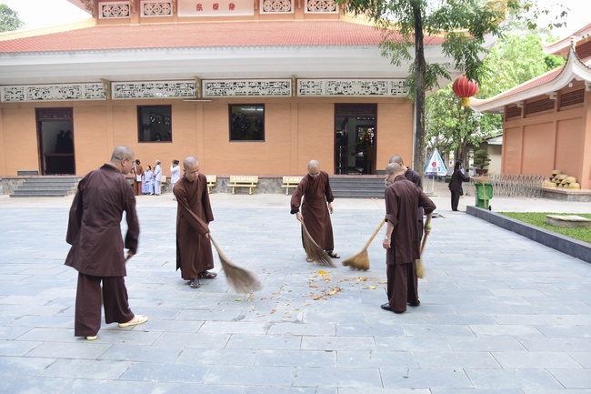 The 1st Retreat “Returning to Origin”