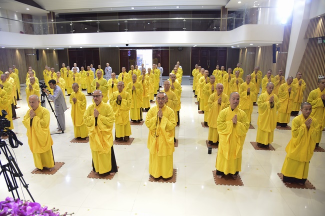 The 1st Retreat “Returning to Origin”