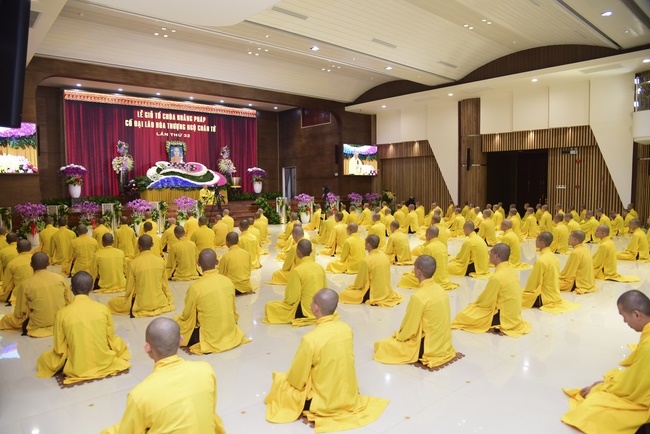 The 1st Retreat “Returning to Origin”