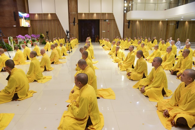 The 1st Retreat “Returning to Origin”