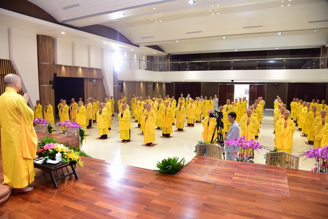 The 1st Retreat “Returning to Origin”