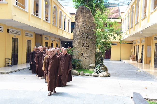 The 1st Retreat “Returning to Origin”