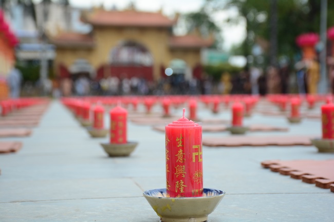 Before G time of Flower Candle Light Ceremony of the  birthday of Amitabha Buddha