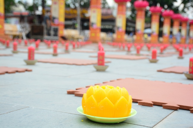 Before G time of Flower Candle Light Ceremony of the  birthday of Amitabha Buddha