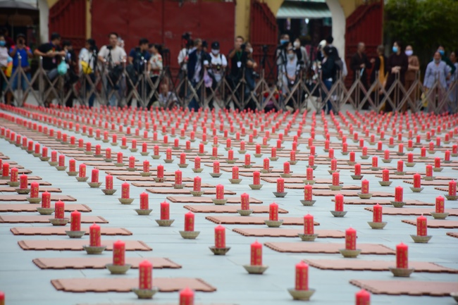 Before G time of Flower Candle Light Ceremony of the  birthday of Amitabha Buddha