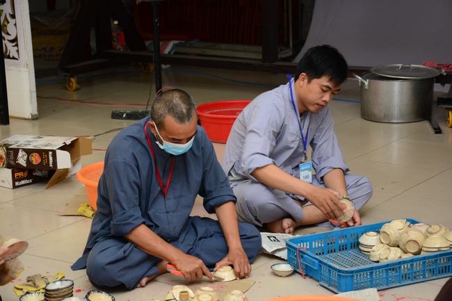 Before G time of Flower Candle Light Ceremony of the  birthday of Amitabha Buddha