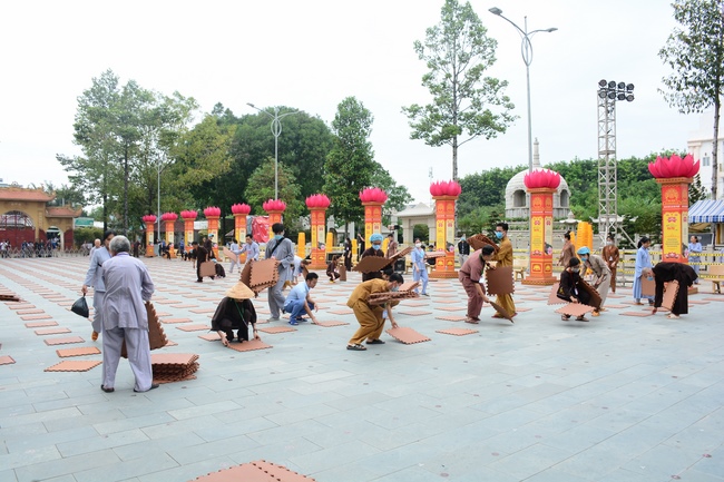 Before G time of Flower Candle Light Ceremony of the  birthday of Amitabha Buddha