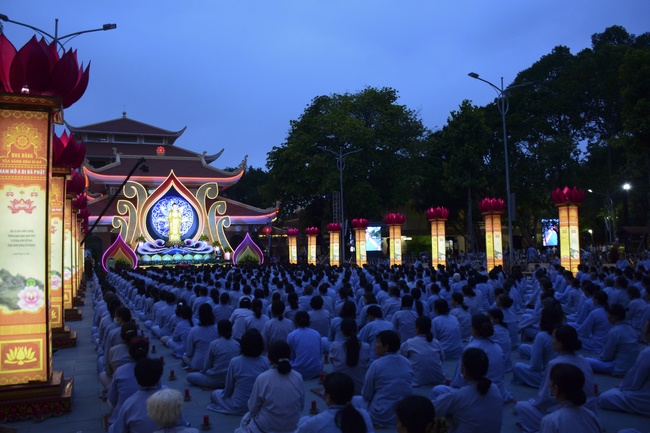 Impressed night of Amitabha Buddha's Birthday