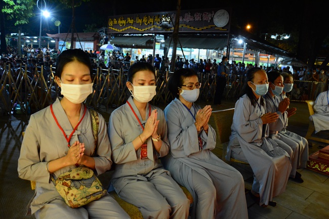 Impressed night of Amitabha Buddha's Birthday