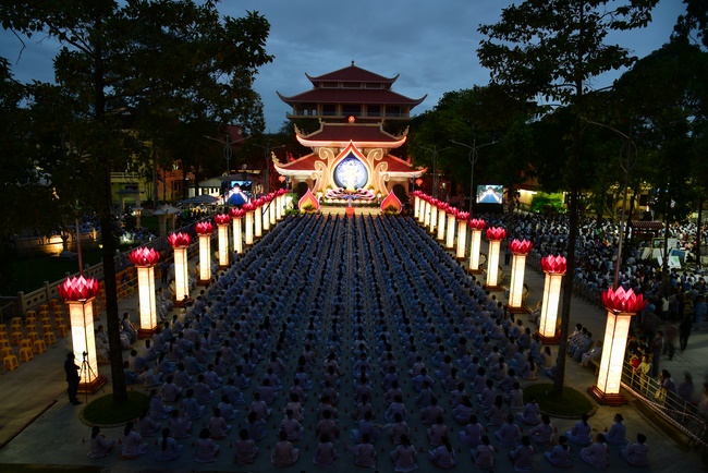 Impressed night of Amitabha Buddha's Birthday
