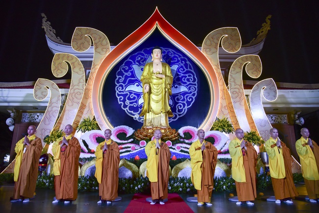 Impressed night of Amitabha Buddha's Birthday