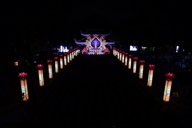 Impressed night of Amitabha Buddha's Birthday