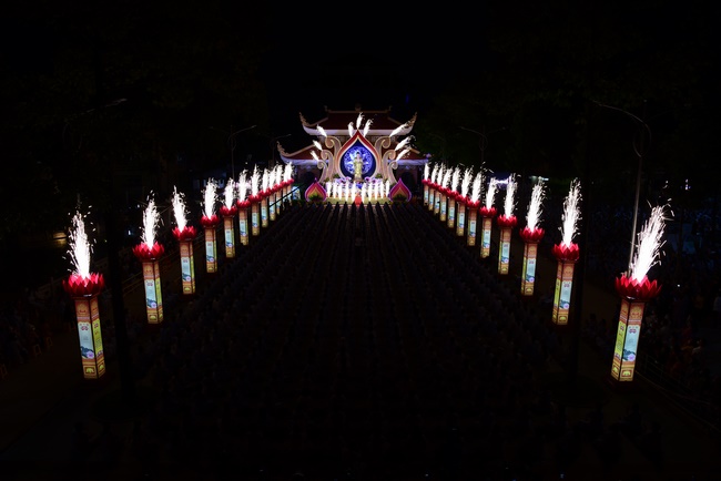 Impressed night of Amitabha Buddha's Birthday