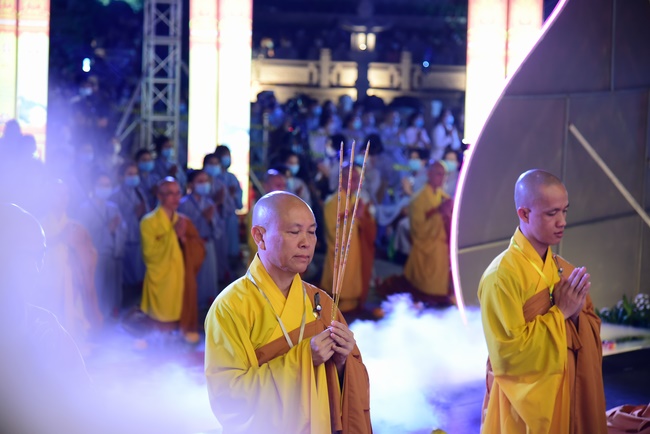 Impressed night of Amitabha Buddha's Birthday