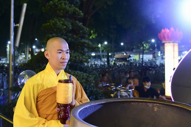 Impressed night of Amitabha Buddha's Birthday