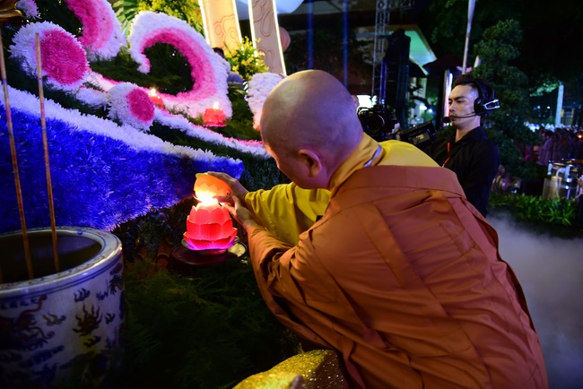 Impressed night of Amitabha Buddha's Birthday