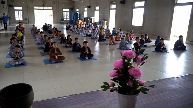 The retreat Sowing seeds lotus at Dong Cao Pagoda