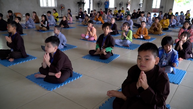 The retreat Sowing seeds lotus at Dong Cao Pagoda