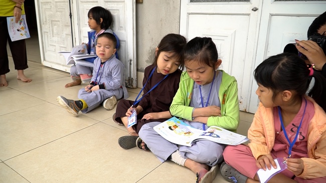The retreat Sowing seeds lotus at Dong Cao Pagoda