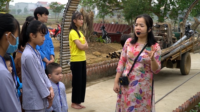The retreat Sowing seeds lotus at Dong Cao Pagoda